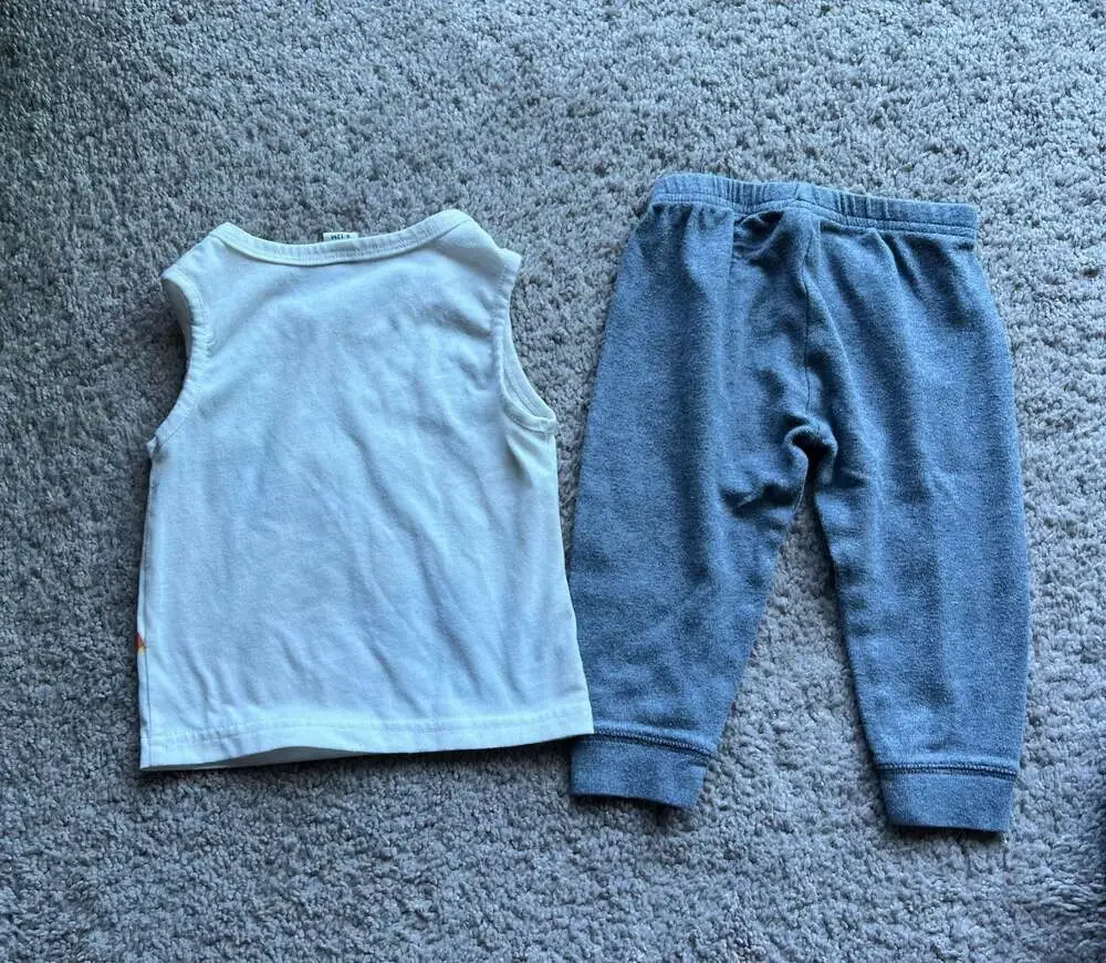 (#22) Bundle Baby grey pants & Play Wonderful Zoo Tank Top 9-12m